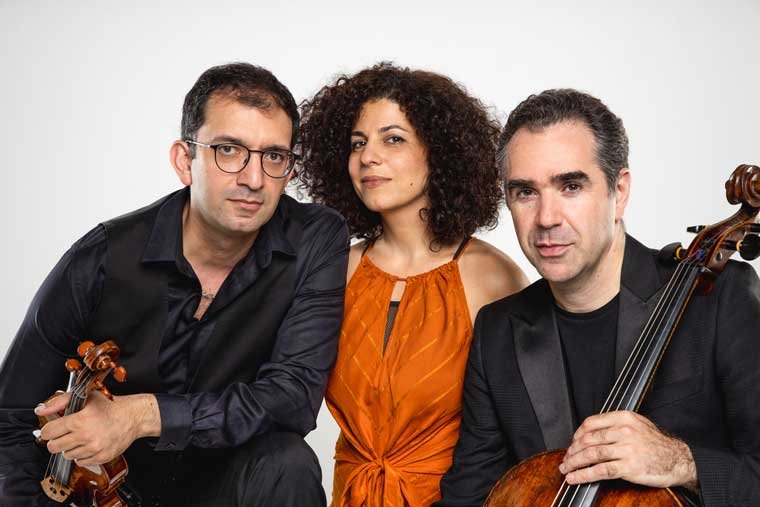 David Haroutunian/violn, Mikayel Hakhnazaryan/violoncello y Sofya Melikyan/piano